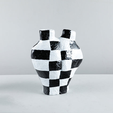 Vase coeur en mosaïque blanc noir