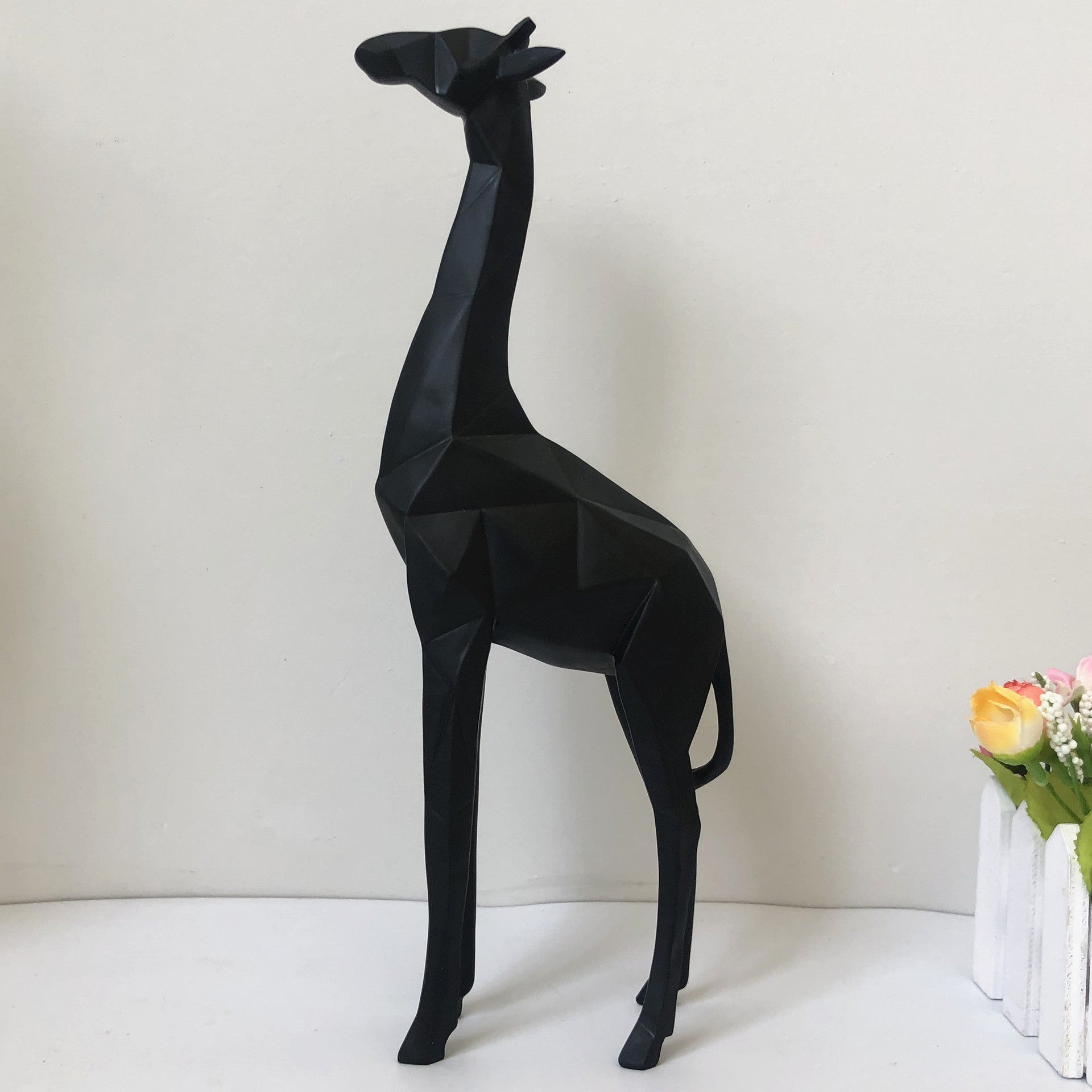 Resin Giraffe Sculpture - HOMYEA