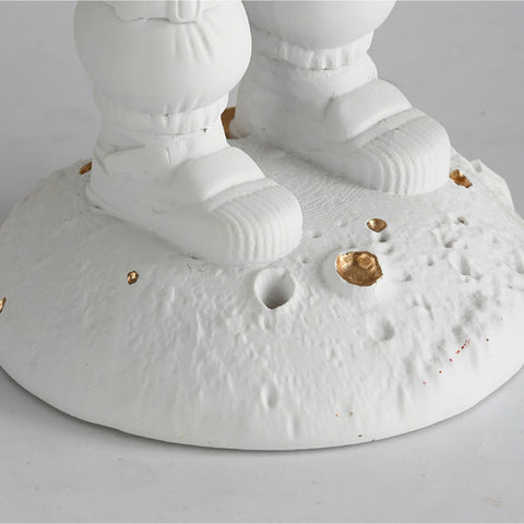 Astronaut Resin Sculpture - HOMYEA