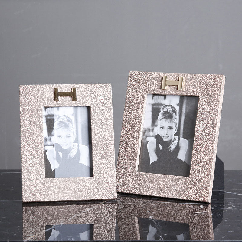 Creative Light Luxury Metal Photo Frame - HOMYEA